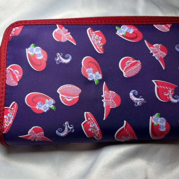 Red Hat Society Nylon Zip Around Wallet Metal Charm Zipper Pull 7 x 3.5 Inch - Picture 3 of 10
